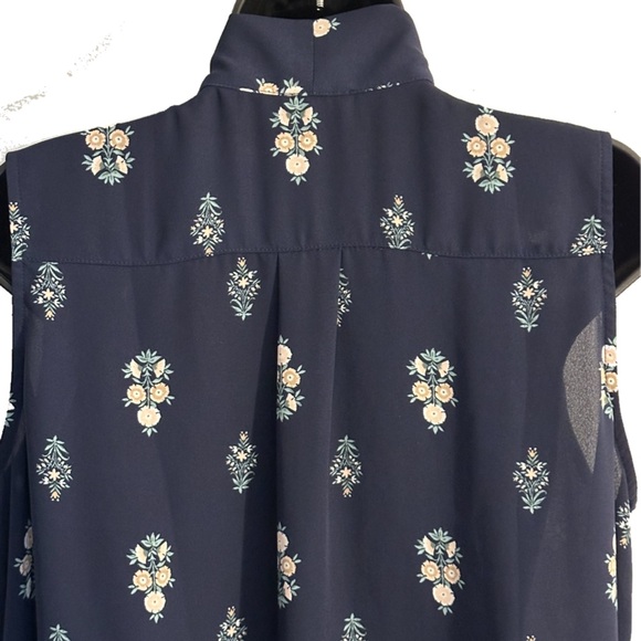 Ann Taylor L navy blue floral sleeveless blouse w neck tie - Picture 9 of 11